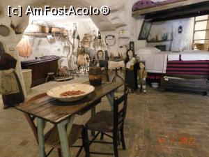 [P69] L’Antica Casa Grotta: mijlocul casei » foto by irinad
 - 
<span class="allrVoted glyphicon glyphicon-heart hidden" id="av1323909"></span>
<a class="m-l-10 hidden" id="sv1323909" onclick="voting_Foto_DelVot(,1323909,6642)" role="button">șterge vot <span class="glyphicon glyphicon-remove"></span></a>
<a id="v91323909" class=" c-red"  onclick="voting_Foto_SetVot(1323909)" role="button"><span class="glyphicon glyphicon-heart-empty"></span> <b>LIKE</b> = Votează poza</a> <img class="hidden"  id="f1323909W9" src="/imagini/loader.gif" border="0" /><span class="AjErrMes hidden" id="e1323909ErM"></span>