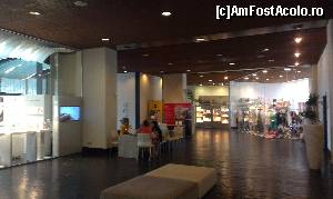 [P18] Sithonia Hotel [Porto Carras Resort] - prin lobby şi magazinele cu de toate pentru toţi.  » foto by bogumil
 - 
<span class="allrVoted glyphicon glyphicon-heart hidden" id="av615716"></span>
<a class="m-l-10 hidden" id="sv615716" onclick="voting_Foto_DelVot(,615716,6659)" role="button">șterge vot <span class="glyphicon glyphicon-remove"></span></a>
<a id="v9615716" class=" c-red"  onclick="voting_Foto_SetVot(615716)" role="button"><span class="glyphicon glyphicon-heart-empty"></span> <b>LIKE</b> = Votează poza</a> <img class="hidden"  id="f615716W9" src="/imagini/loader.gif" border="0" /><span class="AjErrMes hidden" id="e615716ErM"></span>
