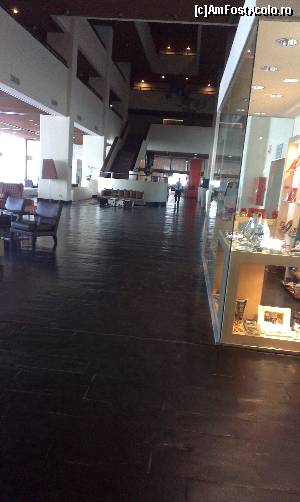 [P02] Sithonia Hotel [Porto Carras Resort] - prin imensul lobby.  » foto by bogumil
 - 
<span class="allrVoted glyphicon glyphicon-heart hidden" id="av615693"></span>
<a class="m-l-10 hidden" id="sv615693" onclick="voting_Foto_DelVot(,615693,6659)" role="button">șterge vot <span class="glyphicon glyphicon-remove"></span></a>
<a id="v9615693" class=" c-red"  onclick="voting_Foto_SetVot(615693)" role="button"><span class="glyphicon glyphicon-heart-empty"></span> <b>LIKE</b> = Votează poza</a> <img class="hidden"  id="f615693W9" src="/imagini/loader.gif" border="0" /><span class="AjErrMes hidden" id="e615693ErM"></span>