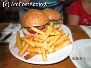 [P20] O porție de mic-burger! UNA!  » foto by Zoazore
 - 
<span class="allrVoted glyphicon glyphicon-heart hidden" id="av1100572"></span>
<a class="m-l-10 hidden" id="sv1100572" onclick="voting_Foto_DelVot(,1100572,6669)" role="button">șterge vot <span class="glyphicon glyphicon-remove"></span></a>
<a id="v91100572" class=" c-red"  onclick="voting_Foto_SetVot(1100572)" role="button"><span class="glyphicon glyphicon-heart-empty"></span> <b>LIKE</b> = Votează poza</a> <img class="hidden"  id="f1100572W9" src="/imagini/loader.gif" border="0" /><span class="AjErrMes hidden" id="e1100572ErM"></span>