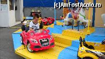 [P08] Imagine din Luna Park, un must see ptr familiile cu copii. Aici se face cura de slabire a portofelului.  » foto by Remicade
 - 
<span class="allrVoted glyphicon glyphicon-heart hidden" id="av346442"></span>
<a class="m-l-10 hidden" id="sv346442" onclick="voting_Foto_DelVot(,346442,6673)" role="button">șterge vot <span class="glyphicon glyphicon-remove"></span></a>
<a id="v9346442" class=" c-red"  onclick="voting_Foto_SetVot(346442)" role="button"><span class="glyphicon glyphicon-heart-empty"></span> <b>LIKE</b> = Votează poza</a> <img class="hidden"  id="f346442W9" src="/imagini/loader.gif" border="0" /><span class="AjErrMes hidden" id="e346442ErM"></span>