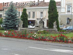 [P04] Odorheiu Secuiesc - Parcul și Fântâna cu statui. » foto by iulianic
 - 
<span class="allrVoted glyphicon glyphicon-heart hidden" id="av1370436"></span>
<a class="m-l-10 hidden" id="sv1370436" onclick="voting_Foto_DelVot(,1370436,6675)" role="button">șterge vot <span class="glyphicon glyphicon-remove"></span></a>
<a id="v91370436" class=" c-red"  onclick="voting_Foto_SetVot(1370436)" role="button"><span class="glyphicon glyphicon-heart-empty"></span> <b>LIKE</b> = Votează poza</a> <img class="hidden"  id="f1370436W9" src="/imagini/loader.gif" border="0" /><span class="AjErrMes hidden" id="e1370436ErM"></span>