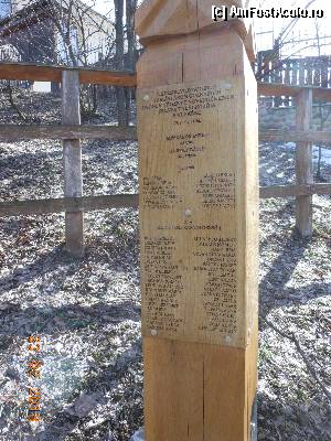 [P37] Odorheiu Secuiesc - Stâlp cu încrustaţii decorative şi tăbliţă cu lista absolvenţilor.  » foto by iulianic
 - 
<span class="allrVoted glyphicon glyphicon-heart hidden" id="av404055"></span>
<a class="m-l-10 hidden" id="sv404055" onclick="voting_Foto_DelVot(,404055,6675)" role="button">șterge vot <span class="glyphicon glyphicon-remove"></span></a>
<a id="v9404055" class=" c-red"  onclick="voting_Foto_SetVot(404055)" role="button"><span class="glyphicon glyphicon-heart-empty"></span> <b>LIKE</b> = Votează poza</a> <img class="hidden"  id="f404055W9" src="/imagini/loader.gif" border="0" /><span class="AjErrMes hidden" id="e404055ErM"></span>