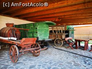[P39] Muzeul Apelor Minerale; căruțe cu roți de lemn, folosite pentru transportul apelor minerale » foto by crismis
 - 
<span class="allrVoted glyphicon glyphicon-heart hidden" id="av1198005"></span>
<a class="m-l-10 hidden" id="sv1198005" onclick="voting_Foto_DelVot(,1198005,6675)" role="button">șterge vot <span class="glyphicon glyphicon-remove"></span></a>
<a id="v91198005" class=" c-red"  onclick="voting_Foto_SetVot(1198005)" role="button"><span class="glyphicon glyphicon-heart-empty"></span> <b>LIKE</b> = Votează poza</a> <img class="hidden"  id="f1198005W9" src="/imagini/loader.gif" border="0" /><span class="AjErrMes hidden" id="e1198005ErM"></span>