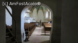 [P06] Intrăm în biserică și îl vedem într-o ținută neprotoclară pe preotul paroh (pastor?) Fülöp Szabolcs, cel care ne va fi ghid » foto by Lucien
 - 
<span class="allrVoted glyphicon glyphicon-heart hidden" id="av966456"></span>
<a class="m-l-10 hidden" id="sv966456" onclick="voting_Foto_DelVot(,966456,6675)" role="button">șterge vot <span class="glyphicon glyphicon-remove"></span></a>
<a id="v9966456" class=" c-red"  onclick="voting_Foto_SetVot(966456)" role="button"><span class="glyphicon glyphicon-heart-empty"></span> <b>LIKE</b> = Votează poza</a> <img class="hidden"  id="f966456W9" src="/imagini/loader.gif" border="0" /><span class="AjErrMes hidden" id="e966456ErM"></span>