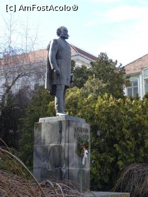 [P19] Statuie Orbán Balázs. » foto by tata123 🔱
 - 
<span class="allrVoted glyphicon glyphicon-heart hidden" id="av1230280"></span>
<a class="m-l-10 hidden" id="sv1230280" onclick="voting_Foto_DelVot(,1230280,6675)" role="button">șterge vot <span class="glyphicon glyphicon-remove"></span></a>
<a id="v91230280" class=" c-red"  onclick="voting_Foto_SetVot(1230280)" role="button"><span class="glyphicon glyphicon-heart-empty"></span> <b>LIKE</b> = Votează poza</a> <img class="hidden"  id="f1230280W9" src="/imagini/loader.gif" border="0" /><span class="AjErrMes hidden" id="e1230280ErM"></span>