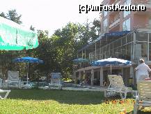 [P04] O parte din terasa restaurantului, piscina si barul de la piscina » foto by verobutterfly
 - 
<span class="allrVoted glyphicon glyphicon-heart hidden" id="av248825"></span>
<a class="m-l-10 hidden" id="sv248825" onclick="voting_Foto_DelVot(,248825,6692)" role="button">șterge vot <span class="glyphicon glyphicon-remove"></span></a>
<a id="v9248825" class=" c-red"  onclick="voting_Foto_SetVot(248825)" role="button"><span class="glyphicon glyphicon-heart-empty"></span> <b>LIKE</b> = Votează poza</a> <img class="hidden"  id="f248825W9" src="/imagini/loader.gif" border="0" /><span class="AjErrMes hidden" id="e248825ErM"></span>