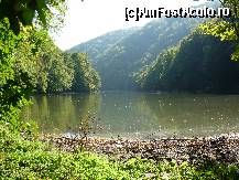 [P14] Lacul Hamori in celalalt capat.  » foto by Nicu
 - 
<span class="allrVoted glyphicon glyphicon-heart hidden" id="av352425"></span>
<a class="m-l-10 hidden" id="sv352425" onclick="voting_Foto_DelVot(,352425,6695)" role="button">șterge vot <span class="glyphicon glyphicon-remove"></span></a>
<a id="v9352425" class=" c-red"  onclick="voting_Foto_SetVot(352425)" role="button"><span class="glyphicon glyphicon-heart-empty"></span> <b>LIKE</b> = Votează poza</a> <img class="hidden"  id="f352425W9" src="/imagini/loader.gif" border="0" /><span class="AjErrMes hidden" id="e352425ErM"></span>