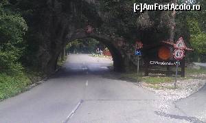 [P25] Poartă de intrare în sudul stațiunii Lillafured din apropierea orașului Miskolc, Ungaria.  » foto by traian.leuca †
 - 
<span class="allrVoted glyphicon glyphicon-heart hidden" id="av664409"></span>
<a class="m-l-10 hidden" id="sv664409" onclick="voting_Foto_DelVot(,664409,6695)" role="button">șterge vot <span class="glyphicon glyphicon-remove"></span></a>
<a id="v9664409" class=" c-red"  onclick="voting_Foto_SetVot(664409)" role="button"><span class="glyphicon glyphicon-heart-empty"></span> <b>LIKE</b> = Votează poza</a> <img class="hidden"  id="f664409W9" src="/imagini/loader.gif" border="0" /><span class="AjErrMes hidden" id="e664409ErM"></span>