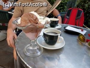 [P10] Cafeaua și înghețata la Cafe Cappucino, Plaça d' Angel. » foto by maryka
 - 
<span class="allrVoted glyphicon glyphicon-heart hidden" id="av1117252"></span>
<a class="m-l-10 hidden" id="sv1117252" onclick="voting_Foto_DelVot(,1117252,6706)" role="button">șterge vot <span class="glyphicon glyphicon-remove"></span></a>
<a id="v91117252" class=" c-red"  onclick="voting_Foto_SetVot(1117252)" role="button"><span class="glyphicon glyphicon-heart-empty"></span> <b>LIKE</b> = Votează poza</a> <img class="hidden"  id="f1117252W9" src="/imagini/loader.gif" border="0" /><span class="AjErrMes hidden" id="e1117252ErM"></span>