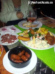 [P11] Tapas pe terasa de langa Las Arenas » foto by marcemicu
 - 
<span class="allrVoted glyphicon glyphicon-heart hidden" id="av383404"></span>
<a class="m-l-10 hidden" id="sv383404" onclick="voting_Foto_DelVot(,383404,6706)" role="button">șterge vot <span class="glyphicon glyphicon-remove"></span></a>
<a id="v9383404" class=" c-red"  onclick="voting_Foto_SetVot(383404)" role="button"><span class="glyphicon glyphicon-heart-empty"></span> <b>LIKE</b> = Votează poza</a> <img class="hidden"  id="f383404W9" src="/imagini/loader.gif" border="0" /><span class="AjErrMes hidden" id="e383404ErM"></span>