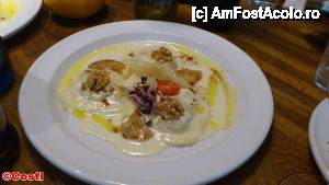 [P19] Umplutură de pere şi gorgonzola, cu sos de nuci (seamănă cu o omletă, dar nu e!)  » foto by Costi
 - 
<span class="allrVoted glyphicon glyphicon-heart hidden" id="av480469"></span>
<a class="m-l-10 hidden" id="sv480469" onclick="voting_Foto_DelVot(,480469,6706)" role="button">șterge vot <span class="glyphicon glyphicon-remove"></span></a>
<a id="v9480469" class=" c-red"  onclick="voting_Foto_SetVot(480469)" role="button"><span class="glyphicon glyphicon-heart-empty"></span> <b>LIKE</b> = Votează poza</a> <img class="hidden"  id="f480469W9" src="/imagini/loader.gif" border="0" /><span class="AjErrMes hidden" id="e480469ErM"></span>
