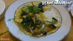 [P08] Omletă cu ciuperci şi legume. Cele negre sunt trompeta de la mort. » foto by Costi
 - 
<span class="allrVoted glyphicon glyphicon-heart hidden" id="av480458"></span>
<a class="m-l-10 hidden" id="sv480458" onclick="voting_Foto_DelVot(,480458,6706)" role="button">șterge vot <span class="glyphicon glyphicon-remove"></span></a>
<a id="v9480458" class=" c-red"  onclick="voting_Foto_SetVot(480458)" role="button"><span class="glyphicon glyphicon-heart-empty"></span> <b>LIKE</b> = Votează poza</a> <img class="hidden"  id="f480458W9" src="/imagini/loader.gif" border="0" /><span class="AjErrMes hidden" id="e480458ErM"></span>
