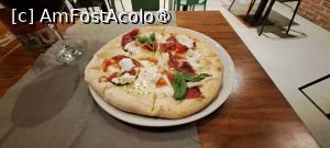 [P23] Specialitatea casei, pizza Pasta Madre » foto by irinad
 - 
<span class="allrVoted glyphicon glyphicon-heart hidden" id="av1415961"></span>
<a class="m-l-10 hidden" id="sv1415961" onclick="voting_Foto_DelVot(,1415961,6706)" role="button">șterge vot <span class="glyphicon glyphicon-remove"></span></a>
<a id="v91415961" class=" c-red"  onclick="voting_Foto_SetVot(1415961)" role="button"><span class="glyphicon glyphicon-heart-empty"></span> <b>LIKE</b> = Votează poza</a> <img class="hidden"  id="f1415961W9" src="/imagini/loader.gif" border="0" /><span class="AjErrMes hidden" id="e1415961ErM"></span>