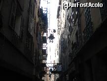 [P30] am continuat drumul pe stradutele intortocheate. uneori aveam senzatia ca e seara... atat erau de inguste, flancate de cladiri foarte inalte care opturau lumina » foto by a.sr*
 - 
<span class="allrVoted glyphicon glyphicon-heart hidden" id="av265221"></span>
<a class="m-l-10 hidden" id="sv265221" onclick="voting_Foto_DelVot(,265221,6709)" role="button">șterge vot <span class="glyphicon glyphicon-remove"></span></a>
<a id="v9265221" class=" c-red"  onclick="voting_Foto_SetVot(265221)" role="button"><span class="glyphicon glyphicon-heart-empty"></span> <b>LIKE</b> = Votează poza</a> <img class="hidden"  id="f265221W9" src="/imagini/loader.gif" border="0" /><span class="AjErrMes hidden" id="e265221ErM"></span>