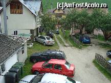 [P04] Parcarea plina cu masini si celelate caldiri ce apartin tot de Pensiunea Sorina » foto by corinne
 - 
<span class="allrVoted glyphicon glyphicon-heart hidden" id="av107966"></span>
<a class="m-l-10 hidden" id="sv107966" onclick="voting_Foto_DelVot(,107966,6712)" role="button">șterge vot <span class="glyphicon glyphicon-remove"></span></a>
<a id="v9107966" class=" c-red"  onclick="voting_Foto_SetVot(107966)" role="button"><span class="glyphicon glyphicon-heart-empty"></span> <b>LIKE</b> = Votează poza</a> <img class="hidden"  id="f107966W9" src="/imagini/loader.gif" border="0" /><span class="AjErrMes hidden" id="e107966ErM"></span>