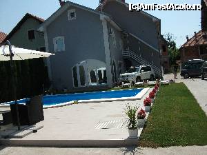 [P04] Vila de Lux, Negotin. Piscina in care faci baie si noaptea.  » foto by valentyna
 - 
<span class="allrVoted glyphicon glyphicon-heart hidden" id="av347966"></span>
<a class="m-l-10 hidden" id="sv347966" onclick="voting_Foto_DelVot(,347966,6716)" role="button">șterge vot <span class="glyphicon glyphicon-remove"></span></a>
<a id="v9347966" class=" c-red"  onclick="voting_Foto_SetVot(347966)" role="button"><span class="glyphicon glyphicon-heart-empty"></span> <b>LIKE</b> = Votează poza</a> <img class="hidden"  id="f347966W9" src="/imagini/loader.gif" border="0" /><span class="AjErrMes hidden" id="e347966ErM"></span>