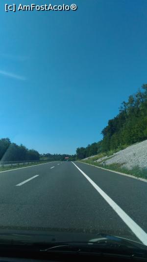 [P08] pe autostradă în Croația în drum spre Zagreb » foto by zlatna
 - 
<span class="allrVoted glyphicon glyphicon-heart hidden" id="av896521"></span>
<a class="m-l-10 hidden" id="sv896521" onclick="voting_Foto_DelVot(,896521,6716)" role="button">șterge vot <span class="glyphicon glyphicon-remove"></span></a>
<a id="v9896521" class=" c-red"  onclick="voting_Foto_SetVot(896521)" role="button"><span class="glyphicon glyphicon-heart-empty"></span> <b>LIKE</b> = Votează poza</a> <img class="hidden"  id="f896521W9" src="/imagini/loader.gif" border="0" /><span class="AjErrMes hidden" id="e896521ErM"></span>