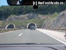 [P10] Intrare in ultimul tunel,cel mai lung dealtfel (de 9 km daca imi aduc aminte), dincolo e riviera Makarska » foto by velker tiberiu
 - 
<span class="allrVoted glyphicon glyphicon-heart hidden" id="av196235"></span>
<a class="m-l-10 hidden" id="sv196235" onclick="voting_Foto_DelVot(,196235,6716)" role="button">șterge vot <span class="glyphicon glyphicon-remove"></span></a>
<a id="v9196235" class=" c-red"  onclick="voting_Foto_SetVot(196235)" role="button"><span class="glyphicon glyphicon-heart-empty"></span> <b>LIKE</b> = Votează poza</a> <img class="hidden"  id="f196235W9" src="/imagini/loader.gif" border="0" /><span class="AjErrMes hidden" id="e196235ErM"></span>