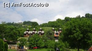 [P12] Satul turistic Mokra Gora - Muzeul căilor ferate văzut din parcare.  » foto by Aurici
 - 
<span class="allrVoted glyphicon glyphicon-heart hidden" id="av988293"></span>
<a class="m-l-10 hidden" id="sv988293" onclick="voting_Foto_DelVot(,988293,6716)" role="button">șterge vot <span class="glyphicon glyphicon-remove"></span></a>
<a id="v9988293" class=" c-red"  onclick="voting_Foto_SetVot(988293)" role="button"><span class="glyphicon glyphicon-heart-empty"></span> <b>LIKE</b> = Votează poza</a> <img class="hidden"  id="f988293W9" src="/imagini/loader.gif" border="0" /><span class="AjErrMes hidden" id="e988293ErM"></span>