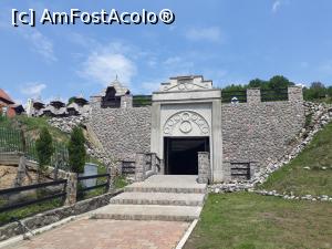 [P13] Satul turistic Mokra Gora - Intrare Muzeul căilor ferate.  » foto by Aurici
 - 
<span class="allrVoted glyphicon glyphicon-heart hidden" id="av988294"></span>
<a class="m-l-10 hidden" id="sv988294" onclick="voting_Foto_DelVot(,988294,6716)" role="button">șterge vot <span class="glyphicon glyphicon-remove"></span></a>
<a id="v9988294" class=" c-red"  onclick="voting_Foto_SetVot(988294)" role="button"><span class="glyphicon glyphicon-heart-empty"></span> <b>LIKE</b> = Votează poza</a> <img class="hidden"  id="f988294W9" src="/imagini/loader.gif" border="0" /><span class="AjErrMes hidden" id="e988294ErM"></span>