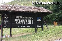 [P11] Panoul de la intrarea din Golubac în Parcul Naţional Djerdap » foto by Costi
 - 
<span class="allrVoted glyphicon glyphicon-heart hidden" id="av132934"></span>
<a class="m-l-10 hidden" id="sv132934" onclick="voting_Foto_DelVot(,132934,6716)" role="button">șterge vot <span class="glyphicon glyphicon-remove"></span></a>
<a id="v9132934" class=" c-red"  onclick="voting_Foto_SetVot(132934)" role="button"><span class="glyphicon glyphicon-heart-empty"></span> <b>LIKE</b> = Votează poza</a> <img class="hidden"  id="f132934W9" src="/imagini/loader.gif" border="0" /><span class="AjErrMes hidden" id="e132934ErM"></span>