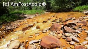 [P12] Pârâul Tolvajos (Tâlharilor), afluent stâng al pârâului Chirui, cu pietrele colorate în galben-brun-roșu de suspensiile cărate de apa ce în zona de izvoare spală haldele de la fosta exploatare de caolin de la Harghita Băi.  » foto by Lucien
 - 
<span class="allrVoted glyphicon glyphicon-heart hidden" id="av1006895"></span>
<a class="m-l-10 hidden" id="sv1006895" onclick="voting_Foto_DelVot(,1006895,6723)" role="button">șterge vot <span class="glyphicon glyphicon-remove"></span></a>
<a id="v91006895" class=" c-red"  onclick="voting_Foto_SetVot(1006895)" role="button"><span class="glyphicon glyphicon-heart-empty"></span> <b>LIKE</b> = Votează poza</a> <img class="hidden"  id="f1006895W9" src="/imagini/loader.gif" border="0" /><span class="AjErrMes hidden" id="e1006895ErM"></span>