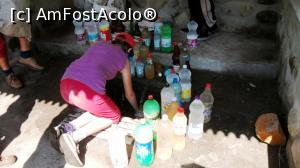 [P21] Localnicii vin de departe ca să-și umple flacoanele cu apă minerală deosebit de gustoasă de la Izvorul Taberei.  » foto by Lucien
 - 
<span class="allrVoted glyphicon glyphicon-heart hidden" id="av1006904"></span>
<a class="m-l-10 hidden" id="sv1006904" onclick="voting_Foto_DelVot(,1006904,6723)" role="button">șterge vot <span class="glyphicon glyphicon-remove"></span></a>
<a id="v91006904" class=" c-red"  onclick="voting_Foto_SetVot(1006904)" role="button"><span class="glyphicon glyphicon-heart-empty"></span> <b>LIKE</b> = Votează poza</a> <img class="hidden"  id="f1006904W9" src="/imagini/loader.gif" border="0" /><span class="AjErrMes hidden" id="e1006904ErM"></span>