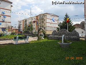 [P06] Pucioasa - Micul parc de lângă primărie şi blocurile comuniste.  » foto by iulianic
 - 
<span class="allrVoted glyphicon glyphicon-heart hidden" id="av632683"></span>
<a class="m-l-10 hidden" id="sv632683" onclick="voting_Foto_DelVot(,632683,6734)" role="button">șterge vot <span class="glyphicon glyphicon-remove"></span></a>
<a id="v9632683" class=" c-red"  onclick="voting_Foto_SetVot(632683)" role="button"><span class="glyphicon glyphicon-heart-empty"></span> <b>LIKE</b> = Votează poza</a> <img class="hidden"  id="f632683W9" src="/imagini/loader.gif" border="0" /><span class="AjErrMes hidden" id="e632683ErM"></span>