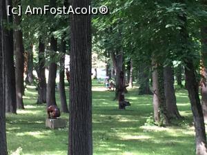 [P32] parcul pucioasa - muzeul de sculptura in lemn » foto by Dan&Ema
 - 
<span class="allrVoted glyphicon glyphicon-heart hidden" id="av869036"></span>
<a class="m-l-10 hidden" id="sv869036" onclick="voting_Foto_DelVot(,869036,6734)" role="button">șterge vot <span class="glyphicon glyphicon-remove"></span></a>
<a id="v9869036" class=" c-red"  onclick="voting_Foto_SetVot(869036)" role="button"><span class="glyphicon glyphicon-heart-empty"></span> <b>LIKE</b> = Votează poza</a> <img class="hidden"  id="f869036W9" src="/imagini/loader.gif" border="0" /><span class="AjErrMes hidden" id="e869036ErM"></span>