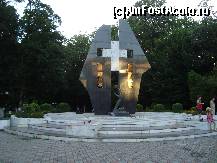 [P01] Monumentul din parcul mare al orasului » foto by corinne
 - 
<span class="allrVoted glyphicon glyphicon-heart hidden" id="av108562"></span>
<a class="m-l-10 hidden" id="sv108562" onclick="voting_Foto_DelVot(,108562,6734)" role="button">șterge vot <span class="glyphicon glyphicon-remove"></span></a>
<a id="v9108562" class=" c-red"  onclick="voting_Foto_SetVot(108562)" role="button"><span class="glyphicon glyphicon-heart-empty"></span> <b>LIKE</b> = Votează poza</a> <img class="hidden"  id="f108562W9" src="/imagini/loader.gif" border="0" /><span class="AjErrMes hidden" id="e108562ErM"></span>