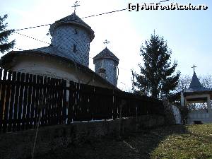 [P01] Biserica veche - mănăstirea Bunea » foto by tata123 🔱
 - 
<span class="allrVoted glyphicon glyphicon-heart hidden" id="av555086"></span>
<a class="m-l-10 hidden" id="sv555086" onclick="voting_Foto_DelVot(,555086,6734)" role="button">șterge vot <span class="glyphicon glyphicon-remove"></span></a>
<a id="v9555086" class=" c-red"  onclick="voting_Foto_SetVot(555086)" role="button"><span class="glyphicon glyphicon-heart-empty"></span> <b>LIKE</b> = Votează poza</a> <img class="hidden"  id="f555086W9" src="/imagini/loader.gif" border="0" /><span class="AjErrMes hidden" id="e555086ErM"></span>