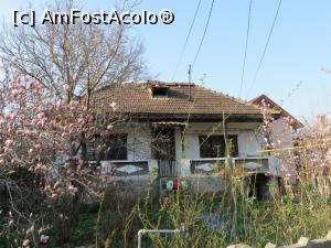 [P15] Casă tradițională cu beci - str. Tudor Vladimirescu - Pucioasa.  » foto by tata123 🔱
 - 
<span class="allrVoted glyphicon glyphicon-heart hidden" id="av858775"></span>
<a class="m-l-10 hidden" id="sv858775" onclick="voting_Foto_DelVot(,858775,6734)" role="button">șterge vot <span class="glyphicon glyphicon-remove"></span></a>
<a id="v9858775" class=" c-red"  onclick="voting_Foto_SetVot(858775)" role="button"><span class="glyphicon glyphicon-heart-empty"></span> <b>LIKE</b> = Votează poza</a> <img class="hidden"  id="f858775W9" src="/imagini/loader.gif" border="0" /><span class="AjErrMes hidden" id="e858775ErM"></span>