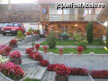 [P05] Gazon englezesc si o sumedenie de flori aduse de la Ghindari, din 'satul florilor' » foto by dorgo
 - 
<span class="allrVoted glyphicon glyphicon-heart hidden" id="av108693"></span>
<a class="m-l-10 hidden" id="sv108693" onclick="voting_Foto_DelVot(,108693,6739)" role="button">șterge vot <span class="glyphicon glyphicon-remove"></span></a>
<a id="v9108693" class=" c-red"  onclick="voting_Foto_SetVot(108693)" role="button"><span class="glyphicon glyphicon-heart-empty"></span> <b>LIKE</b> = Votează poza</a> <img class="hidden"  id="f108693W9" src="/imagini/loader.gif" border="0" /><span class="AjErrMes hidden" id="e108693ErM"></span>
