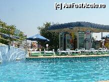 [P21] barul de la piscina » foto by Andc
 - 
<span class="allrVoted glyphicon glyphicon-heart hidden" id="av126943"></span>
<a class="m-l-10 hidden" id="sv126943" onclick="voting_Foto_DelVot(,126943,6746)" role="button">șterge vot <span class="glyphicon glyphicon-remove"></span></a>
<a id="v9126943" class=" c-red"  onclick="voting_Foto_SetVot(126943)" role="button"><span class="glyphicon glyphicon-heart-empty"></span> <b>LIKE</b> = Votează poza</a> <img class="hidden"  id="f126943W9" src="/imagini/loader.gif" border="0" /><span class="AjErrMes hidden" id="e126943ErM"></span>
