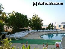 [P28] sezlongurile de la piscina » foto by Andc
 - 
<span class="allrVoted glyphicon glyphicon-heart hidden" id="av126959"></span>
<a class="m-l-10 hidden" id="sv126959" onclick="voting_Foto_DelVot(,126959,6746)" role="button">șterge vot <span class="glyphicon glyphicon-remove"></span></a>
<a id="v9126959" class=" c-red"  onclick="voting_Foto_SetVot(126959)" role="button"><span class="glyphicon glyphicon-heart-empty"></span> <b>LIKE</b> = Votează poza</a> <img class="hidden"  id="f126959W9" src="/imagini/loader.gif" border="0" /><span class="AjErrMes hidden" id="e126959ErM"></span>