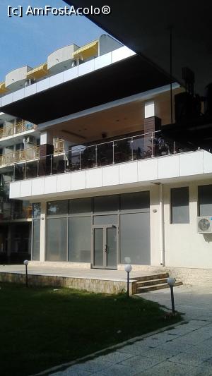 [P12] Restaurant Amelia vazut de afara » foto by charisteas
 - 
<span class="allrVoted glyphicon glyphicon-heart hidden" id="av759658"></span>
<a class="m-l-10 hidden" id="sv759658" onclick="voting_Foto_DelVot(,759658,6746)" role="button">șterge vot <span class="glyphicon glyphicon-remove"></span></a>
<a id="v9759658" class=" c-red"  onclick="voting_Foto_SetVot(759658)" role="button"><span class="glyphicon glyphicon-heart-empty"></span> <b>LIKE</b> = Votează poza</a> <img class="hidden"  id="f759658W9" src="/imagini/loader.gif" border="0" /><span class="AjErrMes hidden" id="e759658ErM"></span>