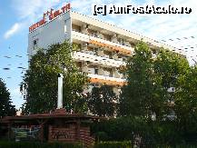 [P18] Hotel Delta -trei stele (nu se vede decat prima parte a hotelului) » foto by Claudiu U.
 - 
<span class="allrVoted glyphicon glyphicon-heart hidden" id="av225472"></span>
<a class="m-l-10 hidden" id="sv225472" onclick="voting_Foto_DelVot(,225472,6754)" role="button">șterge vot <span class="glyphicon glyphicon-remove"></span></a>
<a id="v9225472" class=" c-red"  onclick="voting_Foto_SetVot(225472)" role="button"><span class="glyphicon glyphicon-heart-empty"></span> <b>LIKE</b> = Votează poza</a> <img class="hidden"  id="f225472W9" src="/imagini/loader.gif" border="0" /><span class="AjErrMes hidden" id="e225472ErM"></span>