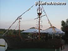 [P07] Restaurantul in forma de vapor de pe lac » foto by Claudiu U.
 - 
<span class="allrVoted glyphicon glyphicon-heart hidden" id="av110890"></span>
<a class="m-l-10 hidden" id="sv110890" onclick="voting_Foto_DelVot(,110890,6754)" role="button">șterge vot <span class="glyphicon glyphicon-remove"></span></a>
<a id="v9110890" class=" c-red"  onclick="voting_Foto_SetVot(110890)" role="button"><span class="glyphicon glyphicon-heart-empty"></span> <b>LIKE</b> = Votează poza</a> <img class="hidden"  id="f110890W9" src="/imagini/loader.gif" border="0" /><span class="AjErrMes hidden" id="e110890ErM"></span>