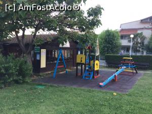 [P05] Locul de joaca, leagane si o mica casuta Kids Club » foto by adynutza26
 - 
<span class="allrVoted glyphicon glyphicon-heart hidden" id="av763856"></span>
<a class="m-l-10 hidden" id="sv763856" onclick="voting_Foto_DelVot(,763856,6762)" role="button">șterge vot <span class="glyphicon glyphicon-remove"></span></a>
<a id="v9763856" class=" c-red"  onclick="voting_Foto_SetVot(763856)" role="button"><span class="glyphicon glyphicon-heart-empty"></span> <b>LIKE</b> = Votează poza</a> <img class="hidden"  id="f763856W9" src="/imagini/loader.gif" border="0" /><span class="AjErrMes hidden" id="e763856ErM"></span>