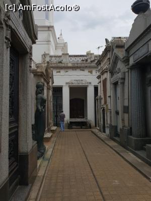 [P13] la pas prin cimitirul La Recoleta » foto by robert
 - 
<span class="allrVoted glyphicon glyphicon-heart hidden" id="av1038191"></span>
<a class="m-l-10 hidden" id="sv1038191" onclick="voting_Foto_DelVot(,1038191,6764)" role="button">șterge vot <span class="glyphicon glyphicon-remove"></span></a>
<a id="v91038191" class=" c-red"  onclick="voting_Foto_SetVot(1038191)" role="button"><span class="glyphicon glyphicon-heart-empty"></span> <b>LIKE</b> = Votează poza</a> <img class="hidden"  id="f1038191W9" src="/imagini/loader.gif" border="0" /><span class="AjErrMes hidden" id="e1038191ErM"></span>
