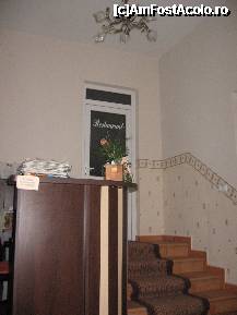 [P02] Casa Veronica: holul principal cu pupitru de la receptie si accesul spre restaurant..... » foto by ANAMA
 - 
<span class="allrVoted glyphicon glyphicon-heart hidden" id="av176188"></span>
<a class="m-l-10 hidden" id="sv176188" onclick="voting_Foto_DelVot(,176188,6774)" role="button">șterge vot <span class="glyphicon glyphicon-remove"></span></a>
<a id="v9176188" class=" c-red"  onclick="voting_Foto_SetVot(176188)" role="button"><span class="glyphicon glyphicon-heart-empty"></span> <b>LIKE</b> = Votează poza</a> <img class="hidden"  id="f176188W9" src="/imagini/loader.gif" border="0" /><span class="AjErrMes hidden" id="e176188ErM"></span>