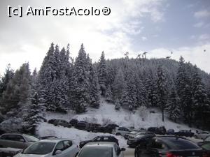 [P02] Pentru a ne bucura de zăpadă, am urcat la Cota 1400. Drumul acesta a fost foarte aglomerat. Am parcat mai jos, pe marginea drumului.  » foto by Floryn81
 - 
<span class="allrVoted glyphicon glyphicon-heart hidden" id="av935910"></span>
<a class="m-l-10 hidden" id="sv935910" onclick="voting_Foto_DelVot(,935910,6777)" role="button">șterge vot <span class="glyphicon glyphicon-remove"></span></a>
<a id="v9935910" class=" c-red"  onclick="voting_Foto_SetVot(935910)" role="button"><span class="glyphicon glyphicon-heart-empty"></span> <b>LIKE</b> = Votează poza</a> <img class="hidden"  id="f935910W9" src="/imagini/loader.gif" border="0" /><span class="AjErrMes hidden" id="e935910ErM"></span>