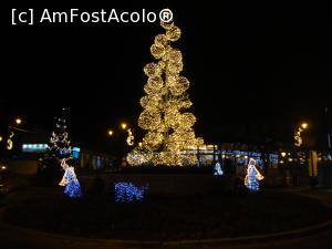 [P22] Stațiunea Sinaia este încă îmbrăcată în haine de sărbătoare.  » foto by Floryn81
 - 
<span class="allrVoted glyphicon glyphicon-heart hidden" id="av935930"></span>
<a class="m-l-10 hidden" id="sv935930" onclick="voting_Foto_DelVot(,935930,6777)" role="button">șterge vot <span class="glyphicon glyphicon-remove"></span></a>
<a id="v9935930" class=" c-red"  onclick="voting_Foto_SetVot(935930)" role="button"><span class="glyphicon glyphicon-heart-empty"></span> <b>LIKE</b> = Votează poza</a> <img class="hidden"  id="f935930W9" src="/imagini/loader.gif" border="0" /><span class="AjErrMes hidden" id="e935930ErM"></span>