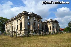 [P19] Palatul Cantacuzino, Florești - vedere » foto by makuy*
 - 
<span class="allrVoted glyphicon glyphicon-heart hidden" id="av705480"></span>
<a class="m-l-10 hidden" id="sv705480" onclick="voting_Foto_DelVot(,705480,6777)" role="button">șterge vot <span class="glyphicon glyphicon-remove"></span></a>
<a id="v9705480" class=" c-red"  onclick="voting_Foto_SetVot(705480)" role="button"><span class="glyphicon glyphicon-heart-empty"></span> <b>LIKE</b> = Votează poza</a> <img class="hidden"  id="f705480W9" src="/imagini/loader.gif" border="0" /><span class="AjErrMes hidden" id="e705480ErM"></span>
