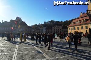 [P32] Brașov - în Piața Sfatului » foto by makuy*
 - 
<span class="allrVoted glyphicon glyphicon-heart hidden" id="av705494"></span>
<a class="m-l-10 hidden" id="sv705494" onclick="voting_Foto_DelVot(,705494,6777)" role="button">șterge vot <span class="glyphicon glyphicon-remove"></span></a>
<a id="v9705494" class=" c-red"  onclick="voting_Foto_SetVot(705494)" role="button"><span class="glyphicon glyphicon-heart-empty"></span> <b>LIKE</b> = Votează poza</a> <img class="hidden"  id="f705494W9" src="/imagini/loader.gif" border="0" /><span class="AjErrMes hidden" id="e705494ErM"></span>