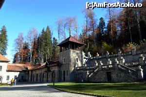 [P07] Castelul Cantacuzino, Bușteni - curtea interioară » foto by makuy*
 - 
<span class="allrVoted glyphicon glyphicon-heart hidden" id="av705467"></span>
<a class="m-l-10 hidden" id="sv705467" onclick="voting_Foto_DelVot(,705467,6777)" role="button">șterge vot <span class="glyphicon glyphicon-remove"></span></a>
<a id="v9705467" class=" c-red"  onclick="voting_Foto_SetVot(705467)" role="button"><span class="glyphicon glyphicon-heart-empty"></span> <b>LIKE</b> = Votează poza</a> <img class="hidden"  id="f705467W9" src="/imagini/loader.gif" border="0" /><span class="AjErrMes hidden" id="e705467ErM"></span>