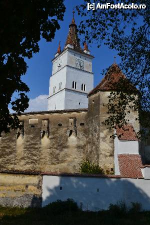 [P22] exterior - Biserica fortificata din Harman » foto by DarkAng3L
 - 
<span class="allrVoted glyphicon glyphicon-heart hidden" id="av587731"></span>
<a class="m-l-10 hidden" id="sv587731" onclick="voting_Foto_DelVot(,587731,6777)" role="button">șterge vot <span class="glyphicon glyphicon-remove"></span></a>
<a id="v9587731" class=" c-red"  onclick="voting_Foto_SetVot(587731)" role="button"><span class="glyphicon glyphicon-heart-empty"></span> <b>LIKE</b> = Votează poza</a> <img class="hidden"  id="f587731W9" src="/imagini/loader.gif" border="0" /><span class="AjErrMes hidden" id="e587731ErM"></span>
