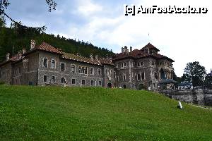 [P37] Castelul Cantacuzino, Busteni » foto by DarkAng3L
 - 
<span class="allrVoted glyphicon glyphicon-heart hidden" id="av587746"></span>
<a class="m-l-10 hidden" id="sv587746" onclick="voting_Foto_DelVot(,587746,6777)" role="button">șterge vot <span class="glyphicon glyphicon-remove"></span></a>
<a id="v9587746" class=" c-red"  onclick="voting_Foto_SetVot(587746)" role="button"><span class="glyphicon glyphicon-heart-empty"></span> <b>LIKE</b> = Votează poza</a> <img class="hidden"  id="f587746W9" src="/imagini/loader.gif" border="0" /><span class="AjErrMes hidden" id="e587746ErM"></span>