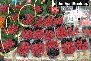 [P04] Fructe de padure la «Peles Mall» » foto by DarkAng3L
 - 
<span class="allrVoted glyphicon glyphicon-heart hidden" id="av587713"></span>
<a class="m-l-10 hidden" id="sv587713" onclick="voting_Foto_DelVot(,587713,6777)" role="button">șterge vot <span class="glyphicon glyphicon-remove"></span></a>
<a id="v9587713" class=" c-red"  onclick="voting_Foto_SetVot(587713)" role="button"><span class="glyphicon glyphicon-heart-empty"></span> <b>LIKE</b> = Votează poza</a> <img class="hidden"  id="f587713W9" src="/imagini/loader.gif" border="0" /><span class="AjErrMes hidden" id="e587713ErM"></span>
